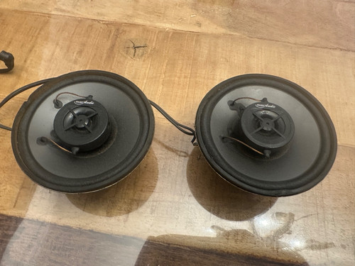 Pair 201 front - of, speakers